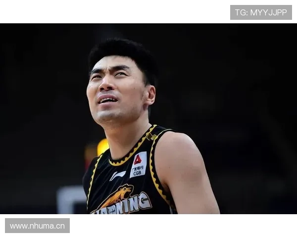 [CBA]弗格分球底角 李晓旭空位三分稳稳命中.